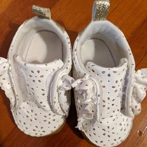 Baby girl 6-9 months crib sneakers